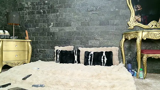 NoraAspen online show from 12/21/25, 05:47