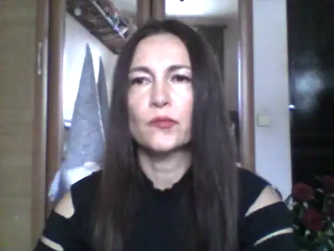 Cyreluna online show from 11/04/25, 12:15