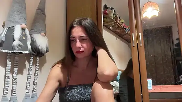 Cyreluna online show from 11/30/25, 06:23