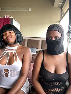 Snapshot of houseforsex chatting on 11/03/25, 01:45 houseforsex online show from 11/03/25, 01:45