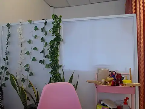 Snapshot of Manuela_lara_ chatting on 09/11/25, 01:44 Manuela lara online show from 09/11/25, 01:44