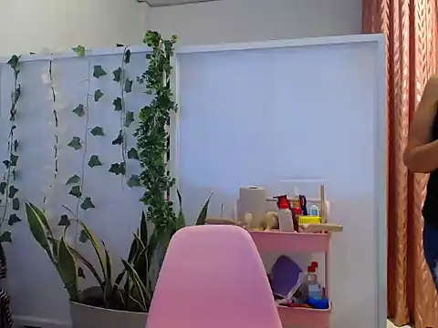 Snapshot of Manuela_lara_ chatting on 09/15/25, 02:50 Manuela lara online show from 09/15/25, 02:50