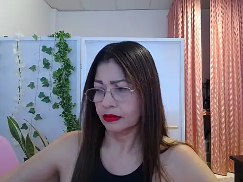 Snapshot of Manuela_lara_ chatting on 09/26/25, 02:43 Manuela lara online show from 09/26/25, 02:43