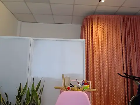 Snapshot of Manuela_lara_ chatting on 10/23/25, 02:27 Manuela lara online show from 10/23/25, 02:27