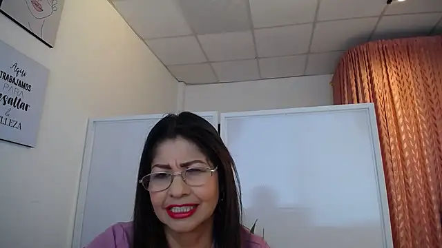 Snapshot of Manuela_lara_ chatting on 11/11/25, 02:39 Manuela lara online show from 11/11/25, 02:39