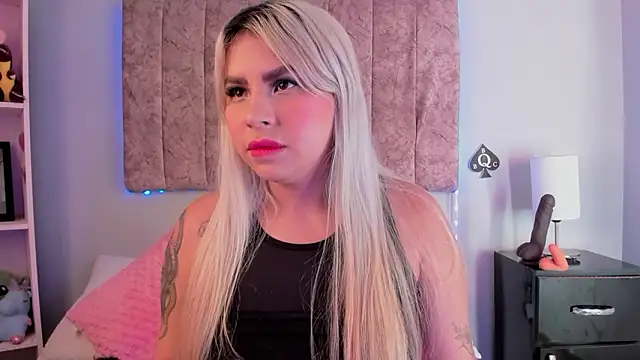 Snapshot of naomi_sanz chatting on 02/19/26, 07:48 naomi sanz online show from 02/19/26, 07:48