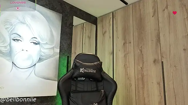 belllbonniie online show from 10/28/25, 08:00