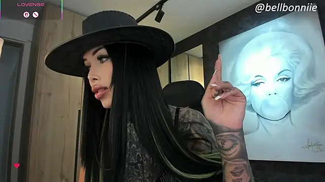belllbonniie online show from 10/30/25, 06:41