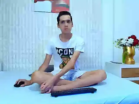 Snapshot of LuigiMarchetti chatting on 10/03/25, 07:33 LuigiMarchetti online show from 10/03/25, 07:33