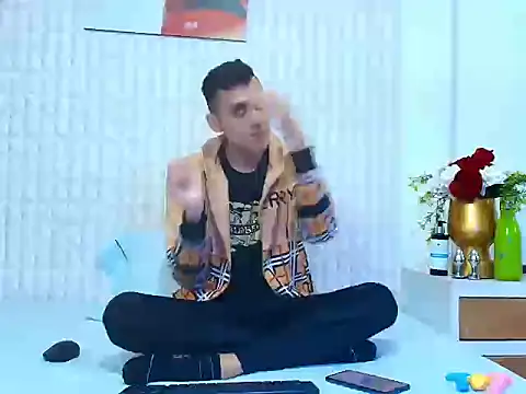 Snapshot of LuigiMarchetti chatting on 10/20/25, 07:47 LuigiMarchetti online show from 10/20/25, 07:47