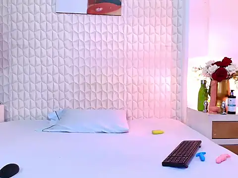 Snapshot of LuigiMarchetti chatting on 11/05/25, 07:58 LuigiMarchetti online show from 11/05/25, 07:58