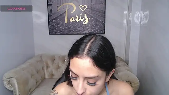 Snapshot of Tifany_v chatting on 11/21/25, 01:10 Tifany v online show from 11/21/25, 01:10