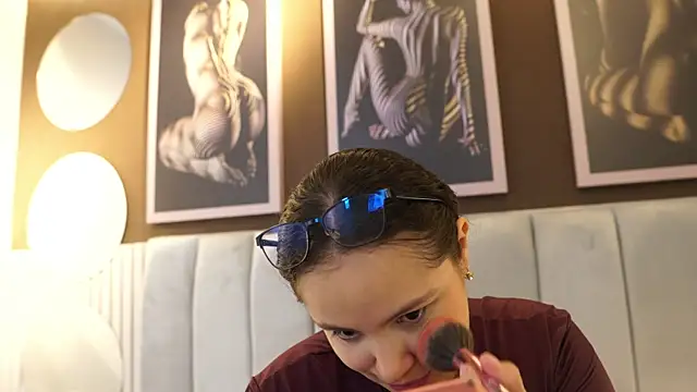 Tayler Kim online show from 12/18/25, 04:46