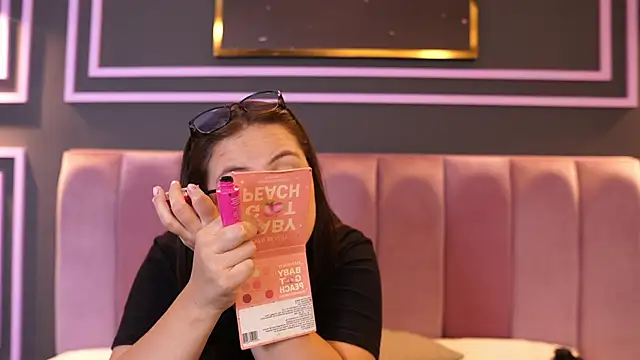 Tayler Kim online show from 12/19/25, 07:32