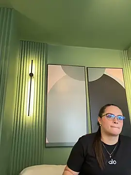 Tayler Kim online show from 03/12/26, 06:47