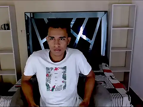 aston xvera online show from 09/19/25, 03:52