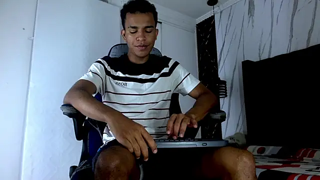 aston xvera online show from 10/23/25, 03:28