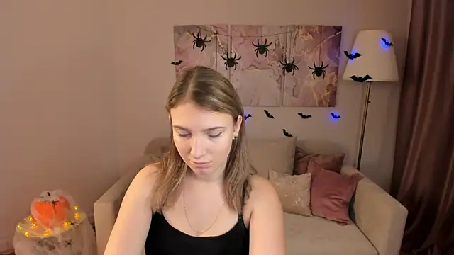 MilinaMorris online show from 10/19/25, 01:06