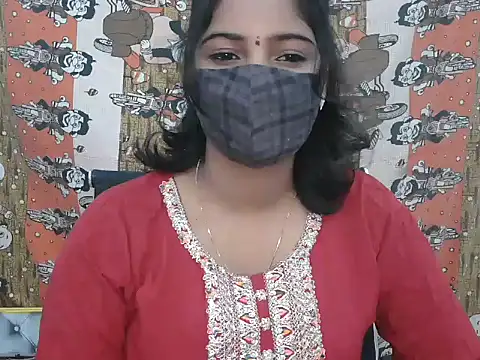 Snapshot of Hott_Noor chatting on 10/13/25, 05:35 Hott Noor online show from 10/13/25, 05:35