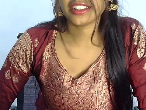 Snapshot of Hott_Noor chatting on 10/16/25, 04:41 Hott Noor online show from 10/16/25, 04:41
