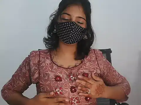 Snapshot of Hott_Noor chatting on 10/23/25, 03:11 Hott Noor online show from 10/23/25, 03:11