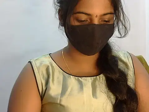 Snapshot of Hott_Noor chatting on 10/26/25, 02:56 Hott Noor online show from 10/26/25, 02:56