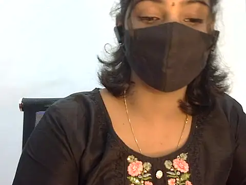 Snapshot of Hott_Noor chatting on 10/30/25, 02:02 Hott Noor online show from 10/30/25, 02:02