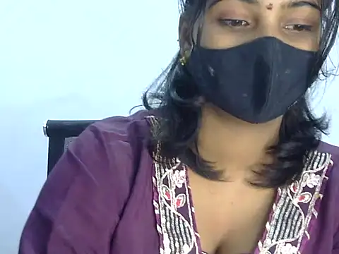 Snapshot of Hott_Noor chatting on 11/30/25, 02:21 Hott Noor online show from 11/30/25, 02:21