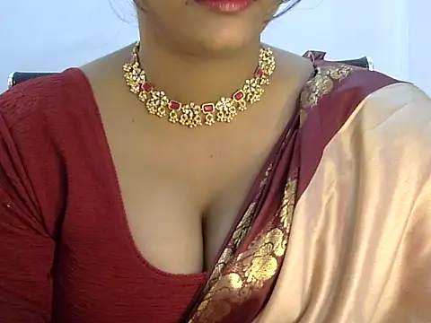 Snapshot of Hott_Noor chatting on 12/02/25, 06:03 Hott Noor online show from 12/02/25, 06:03