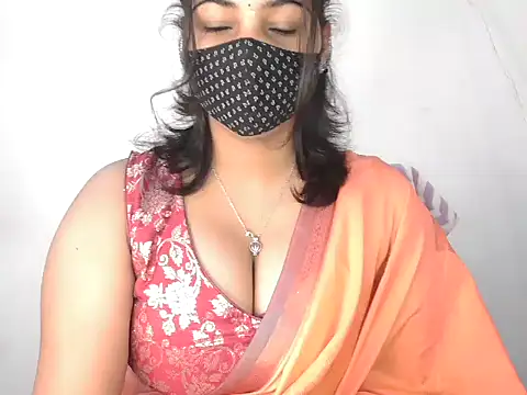 Snapshot of Hott_Noor chatting on 01/12/26, 07:35 Hott Noor online show from 01/12/26, 07:35