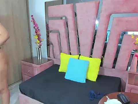 MaraKarly online show from 03/24/26, 06:57