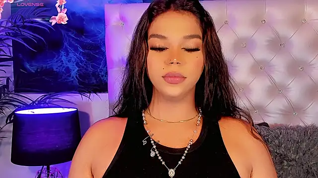 Valeria Swett  online show from 07/10/26, 08:33