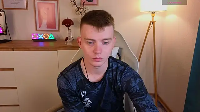 Snapshot of happy_de1mos chatting on 09/16/25, 07:15 happy de1mos online show from 09/16/25, 07:15