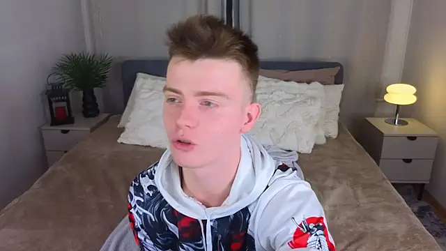 Snapshot of happy_de1mos chatting on 10/18/25, 10:10 happy de1mos online show from 10/18/25, 10:10