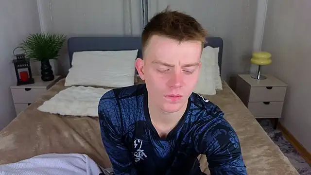 Snapshot of happy_de1mos chatting on 10/21/25, 09:37 happy de1mos online show from 10/21/25, 09:37