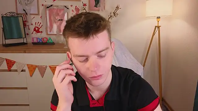 Snapshot of happy_de1mos chatting on 10/27/25, 09:41 happy de1mos online show from 10/27/25, 09:41