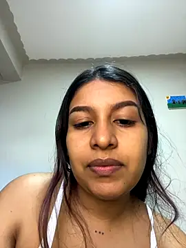  Chloe Smith online show from 10/16/25, 01:12