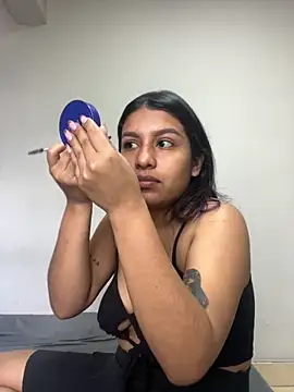  Chloe Smith online show from 10/21/25, 03:35