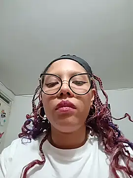 gigi1326 online show from 11/25/25, 11:27