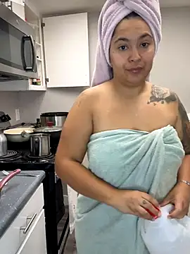 latina curvy22 online show from 09/19/25, 04:29