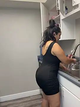 latina curvy22 online show from 10/01/25, 06:58