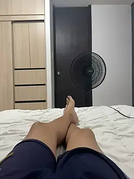 Snapshot of regina_mills_milk chatting on 10/12/25, 05:17 regina mills milk online show from 10/12/25, 05:17