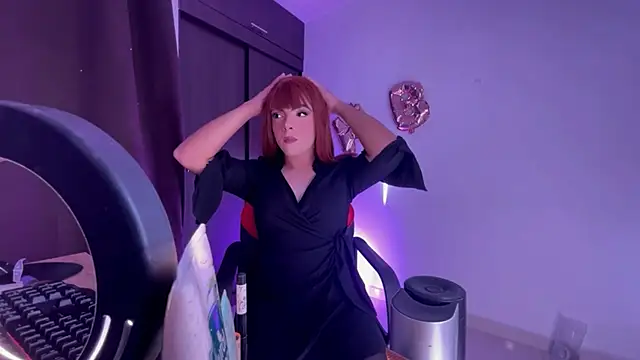 Snapshot of regina_mills_milk chatting on 11/24/25, 01:33 regina mills milk online show from 11/24/25, 01:33