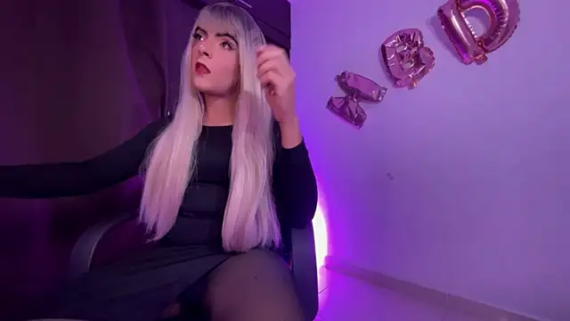 Snapshot of regina_mills_milk chatting on 12/05/25, 02:31 regina mills milk online show from 12/05/25, 02:31