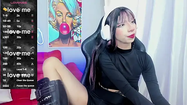 Snapshot of hisui_castles chatting on 10/24/25, 02:24 hisui castles online show from 10/24/25, 02:24