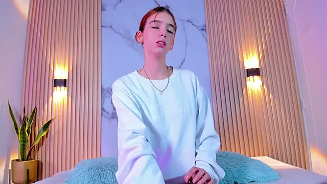 Snapshot of Alana_333 chatting on 09/10/25, 11:43 Alana 333 online show from 09/10/25, 11:43