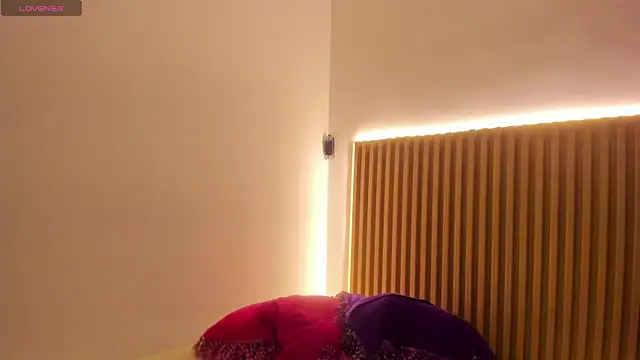 Snapshot of Alana_333 chatting on 12/16/25, 03:17 Alana 333 online show from 12/16/25, 03:17