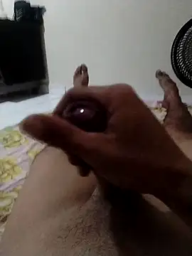 Snapshot of sueldofo chatting on 11/16/25, 02:06 sueldofo online show from 11/16/25, 02:06