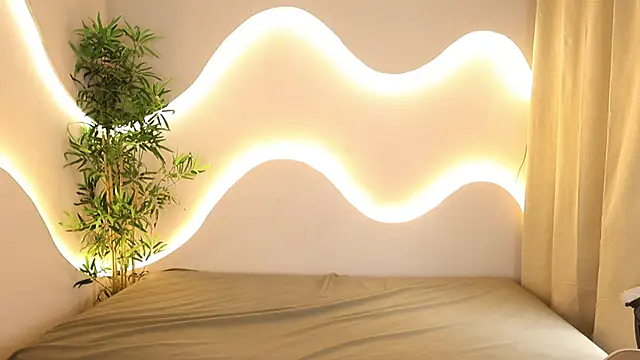 Snapshot of Mystic_blue chatting on 10/28/25, 12:41 Mystic blue online show from 10/28/25, 12:41