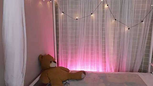 Snapshot of Mystic_blue chatting on 11/14/25, 12:37 Mystic blue online show from 11/14/25, 12:37